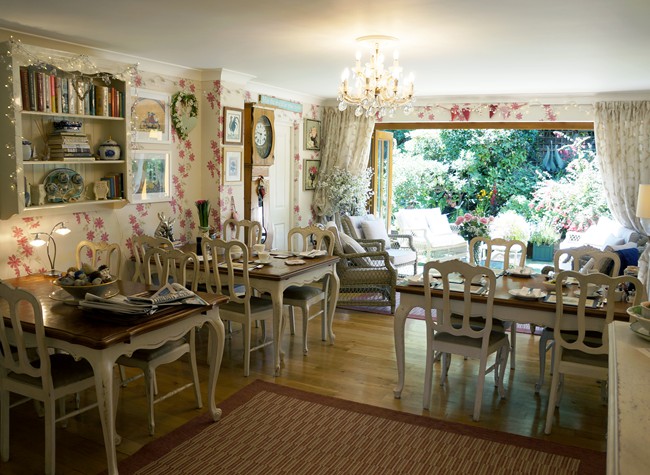 Breakfast room