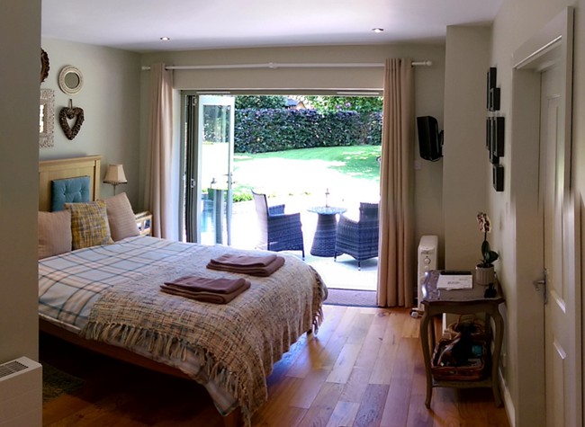 Double bedroom / garden room